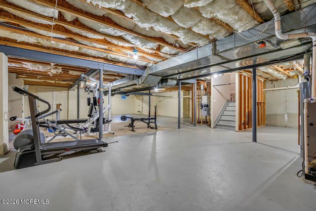 10 Meadow Run Court, Jackson, NJ 08527