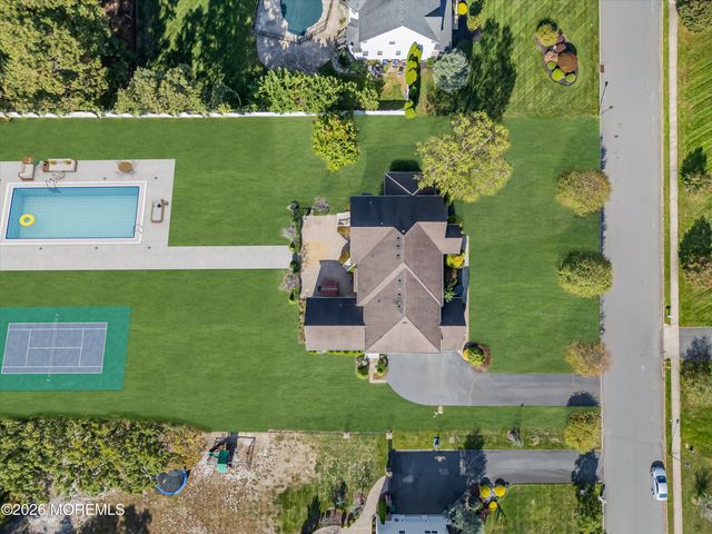 10 Meadow Run Court, Jackson, NJ 08527