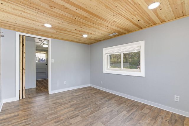 495 Evergreen Avenue, Hollister, MO 65672