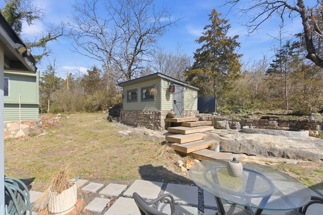 495 Evergreen Avenue, Hollister, MO 65672