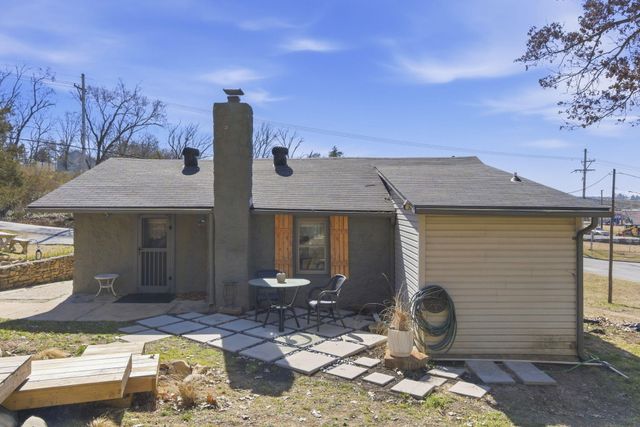 495 Evergreen Avenue, Hollister, MO 65672