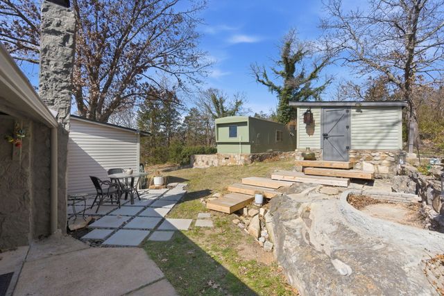 495 Evergreen Avenue, Hollister, MO 65672