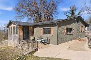 495 Evergreen Avenue, Hollister, MO 65672