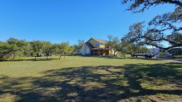 3245 FM 470, Bandera, TX 78003