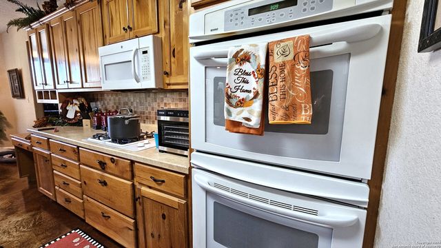 3245 FM 470, Bandera, TX 78003