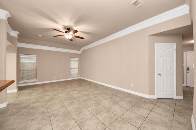 6 Prairie Oaks Drive, La Marque, TX 77510