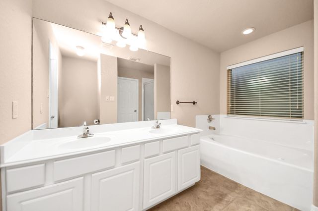 6 Prairie Oaks Drive, La Marque, TX 77510