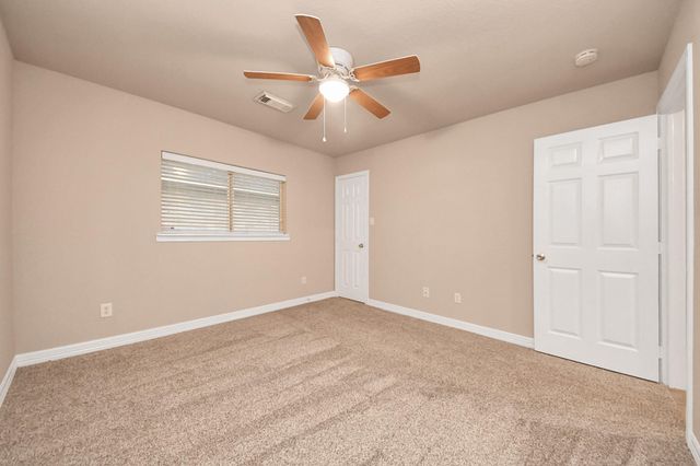 6 Prairie Oaks Drive, La Marque, TX 77510