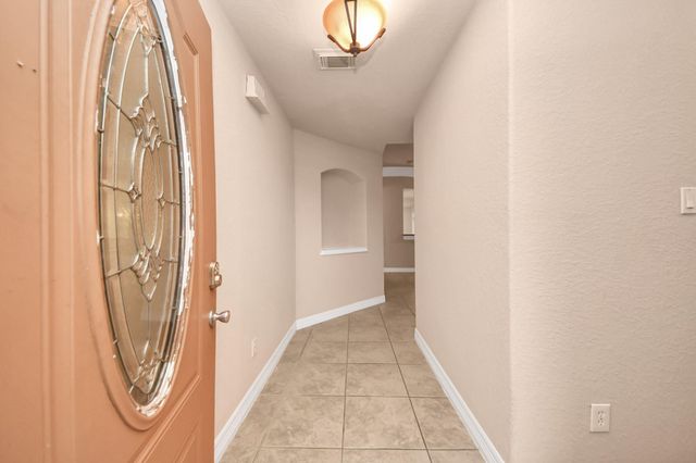 6 Prairie Oaks Drive, La Marque, TX 77510