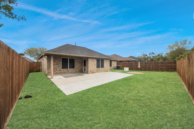 6 Prairie Oaks Drive, La Marque, TX 77510