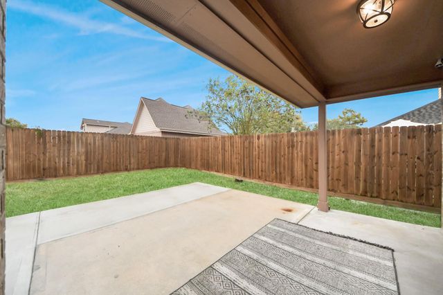 6 Prairie Oaks Drive, La Marque, TX 77510