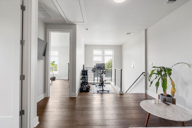 2103 Greenwood Ave Building 1, Unit B, Austin, TX 78723