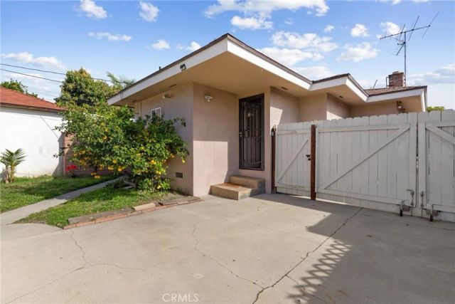 10525 Washington Avenue, South Gate, CA 90280