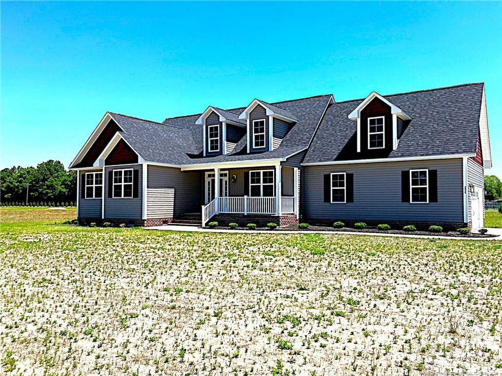 3018 Dinwiddle Drive, Wade, NC 28395