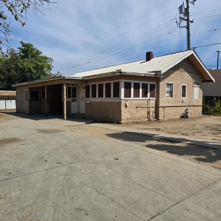Image 1 of property listing at 534 N Clark Street, Fresno, CA 93701