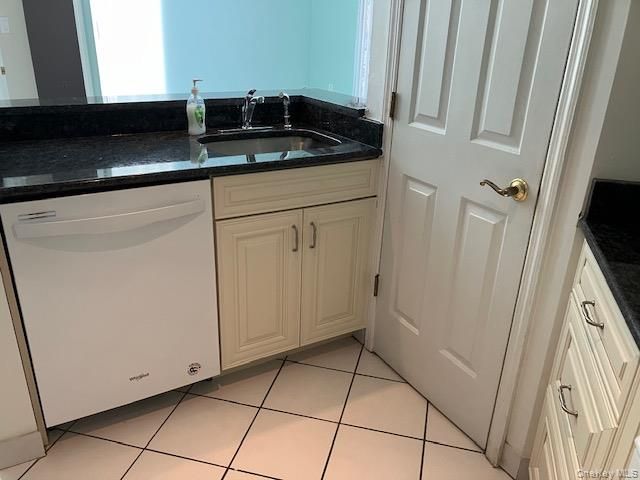 170 Schofield Street 2I, Bronx, NY 10464