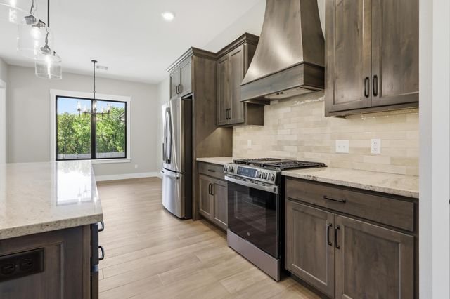 921 N Fountain Street, Carterville, MO 64835