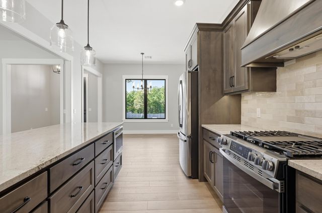 921 N Fountain Street, Carterville, MO 64835