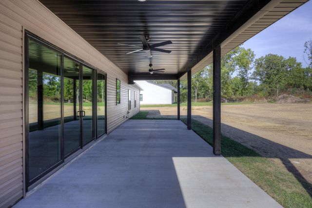 921 N Fountain Street, Carterville, MO 64835