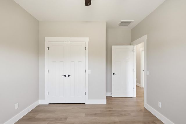 921 N Fountain Street, Carterville, MO 64835