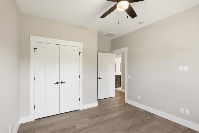 921 N Fountain Street, Carterville, MO 64835