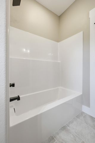 921 N Fountain Street, Carterville, MO 64835