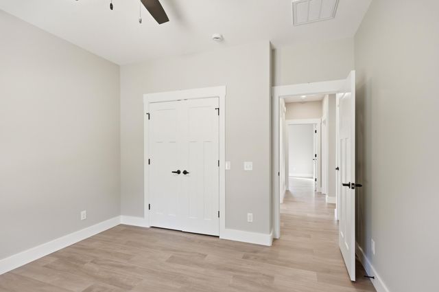 921 N Fountain Street, Carterville, MO 64835