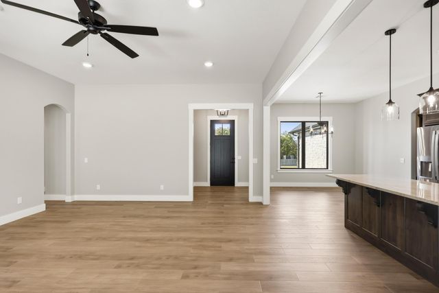 921 N Fountain Street, Carterville, MO 64835