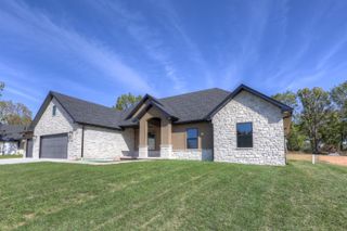 921 N Fountain Street, Carterville, MO 64835