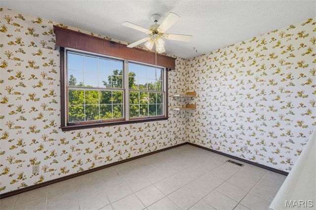1515 Sweeney Drive, Festus, MO 63028