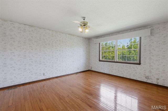 1515 Sweeney Drive, Festus, MO 63028