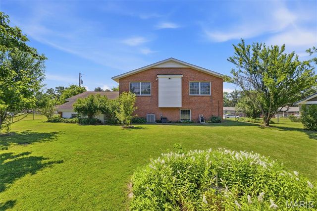 1515 Sweeney Drive, Festus, MO 63028