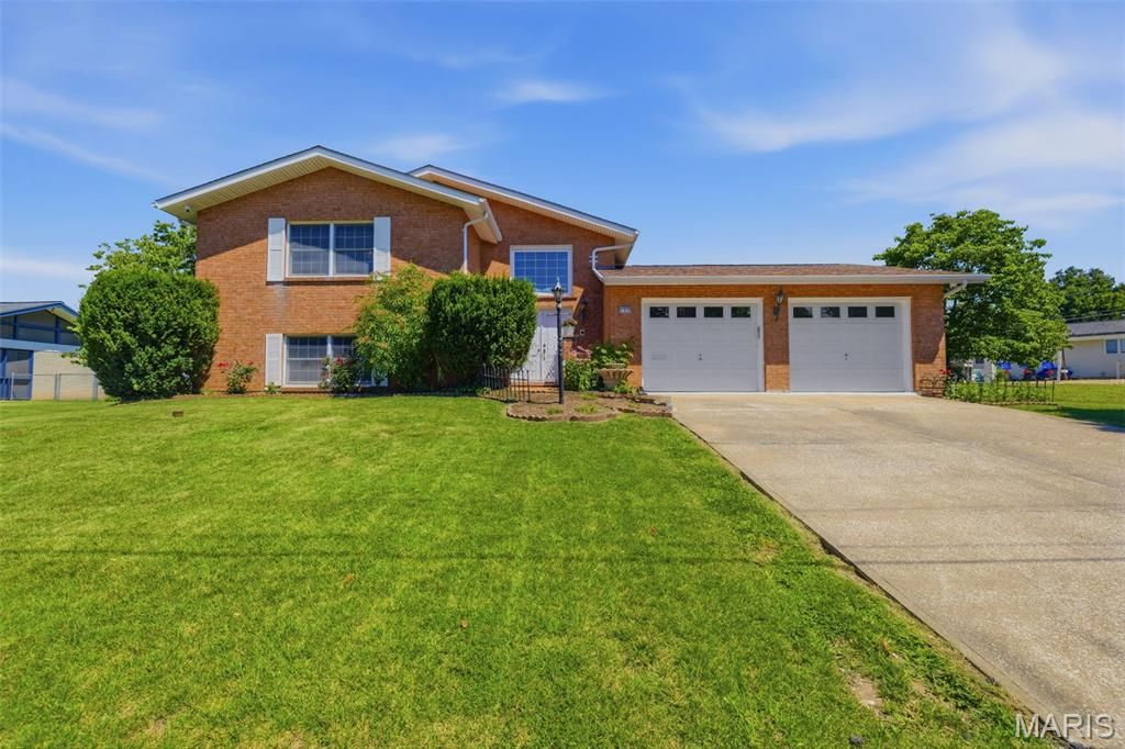 1515 Sweeney Drive, Festus, MO 63028
