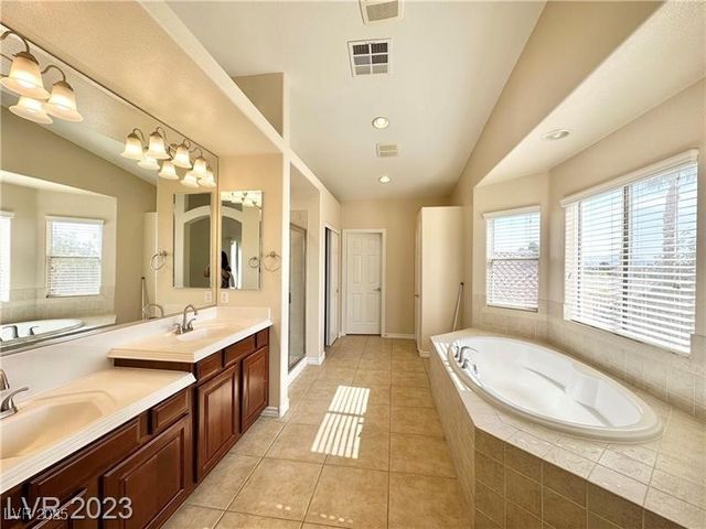 1012 Bonitos Suenos Street, Las Vegas, NV 89138