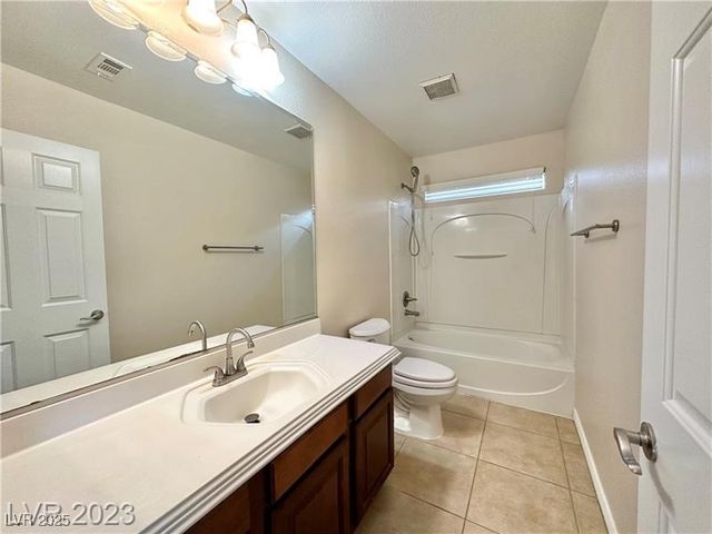 1012 Bonitos Suenos Street, Las Vegas, NV 89138