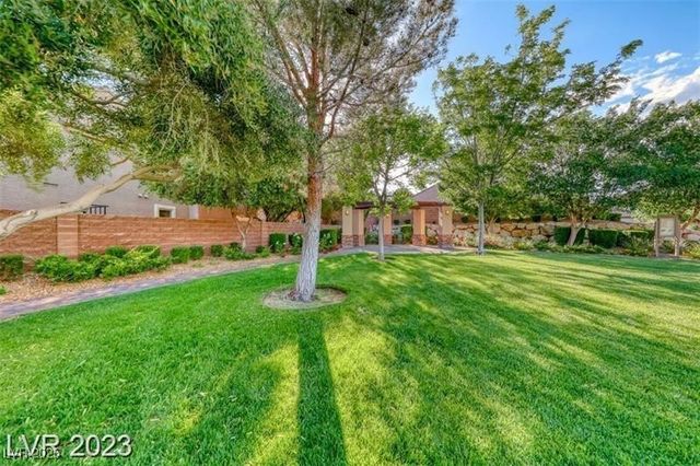 1012 Bonitos Suenos Street, Las Vegas, NV 89138