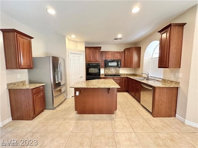 1012 Bonitos Suenos Street, Las Vegas, NV 89138