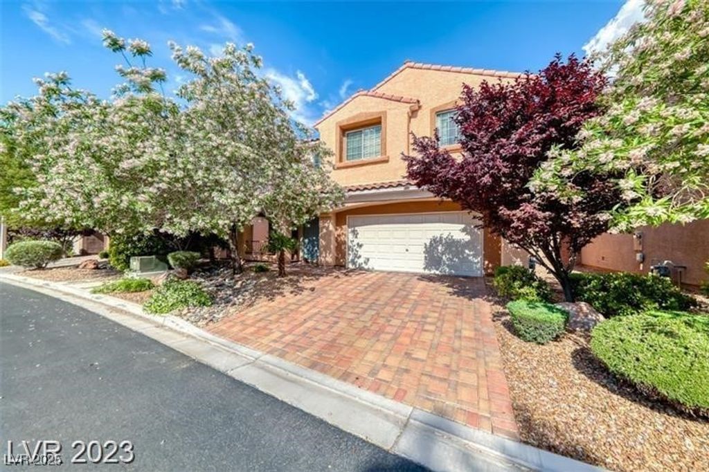 1012 Bonitos Suenos Street, Las Vegas, NV 89138