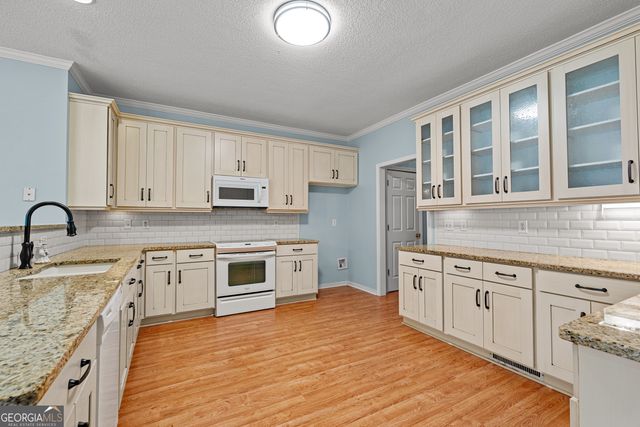 155 Biltmore Drive, Fayetteville, GA 30214