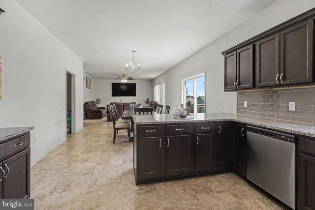 112 S MOUNTAIN DR, Carlisle, PA 17013