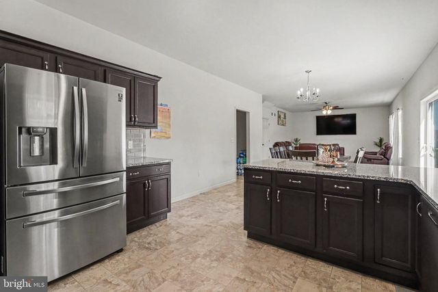 112 S MOUNTAIN DR, Carlisle, PA 17013
