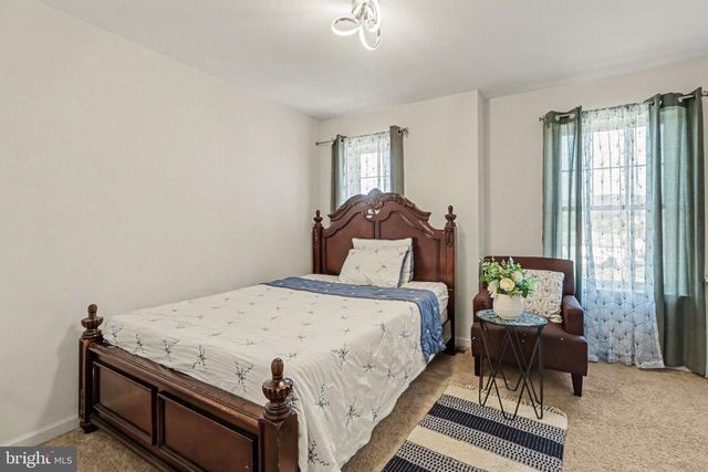 112 S MOUNTAIN DR, Carlisle, PA 17013
