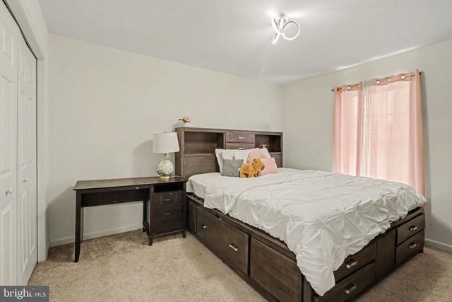 112 S MOUNTAIN DR, Carlisle, PA 17013