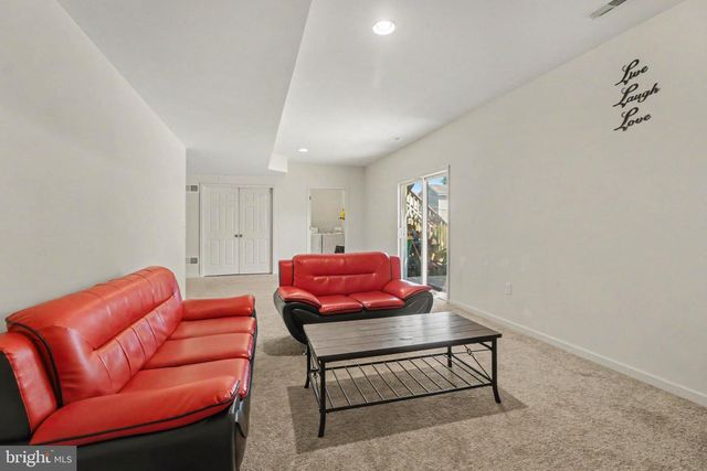 112 S MOUNTAIN DR, Carlisle, PA 17013