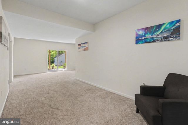 112 S MOUNTAIN DR, Carlisle, PA 17013