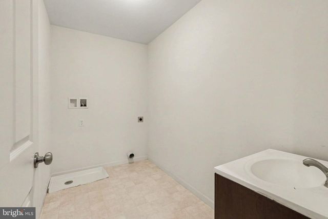 112 S MOUNTAIN DR, Carlisle, PA 17013