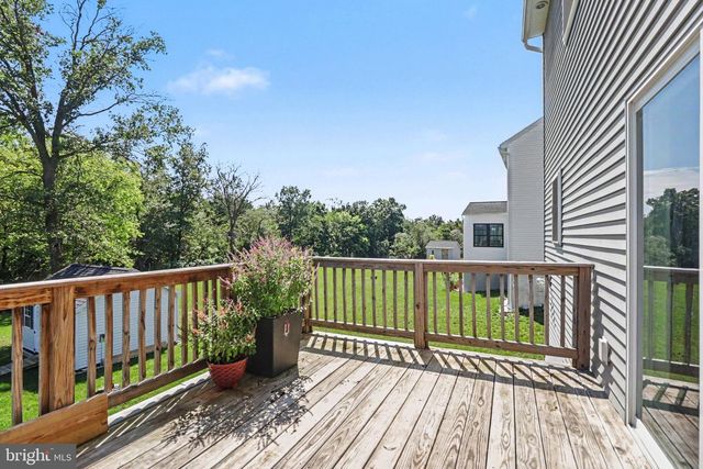 112 S MOUNTAIN DR, Carlisle, PA 17013