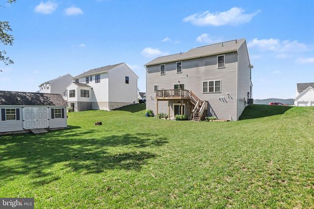 112 S MOUNTAIN DR, Carlisle, PA 17013