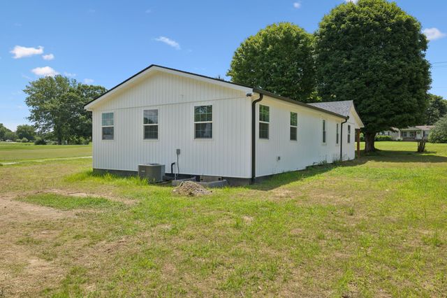 1237 Abiff Rd, Bon Aqua, TN 37025