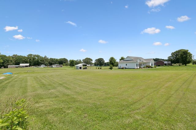 1237 Abiff Rd, Bon Aqua, TN 37025